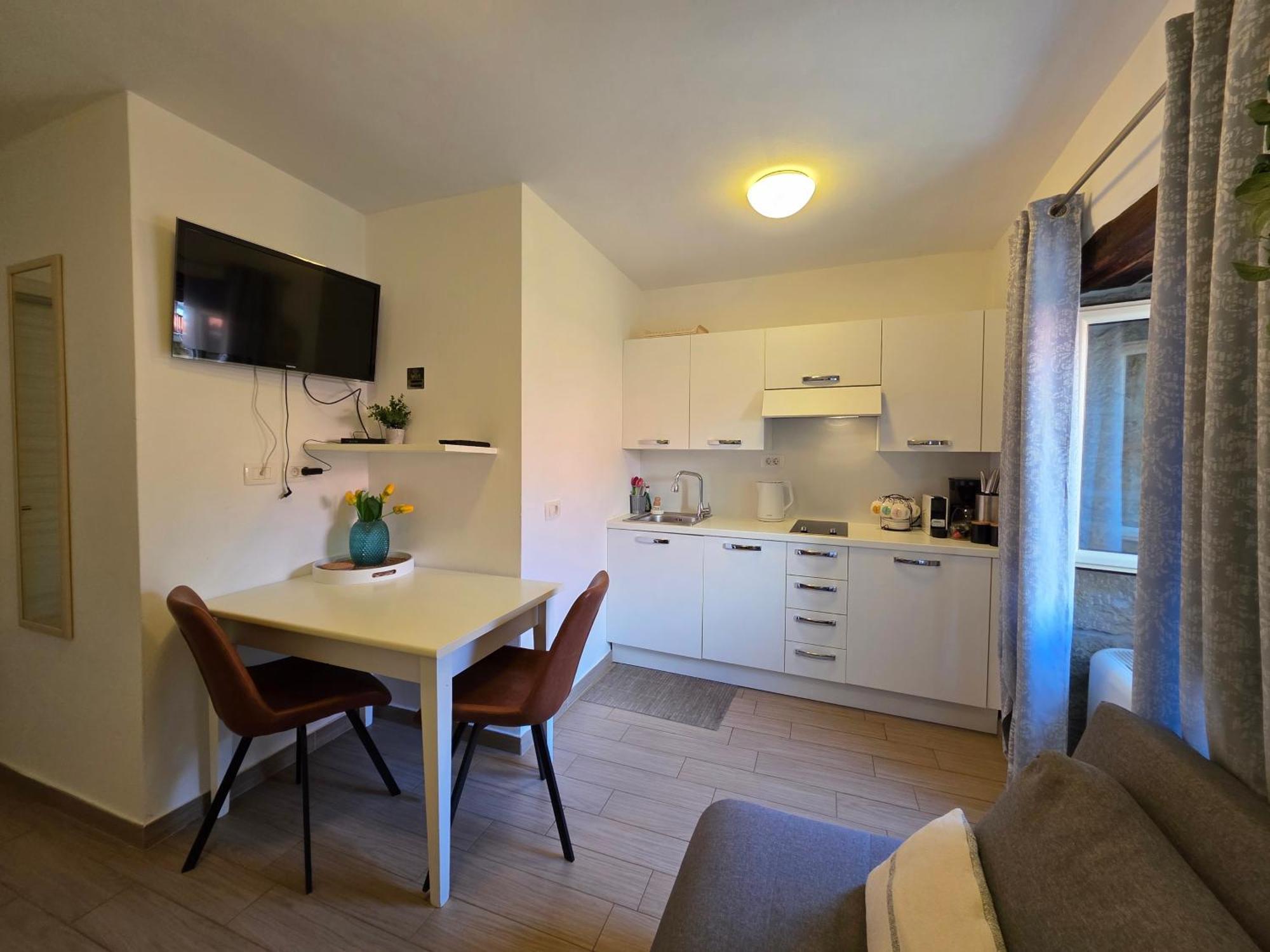 Apartment Hum-The Smallest Town In The World Екстер'єр фото