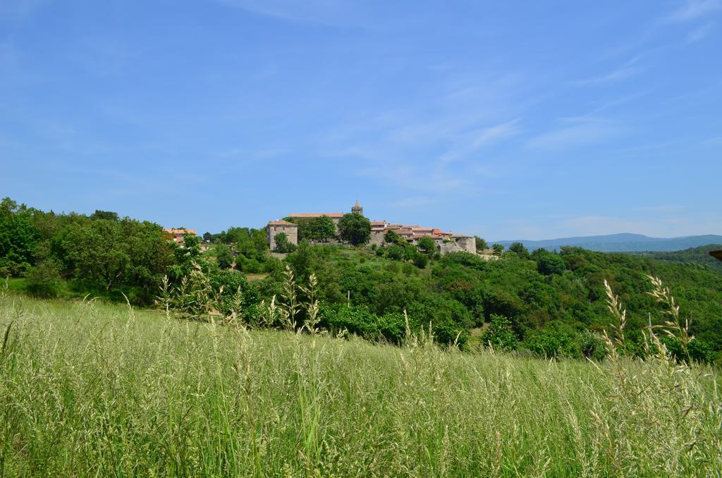 Apartment Hum-The Smallest Town In The World Екстер'єр фото