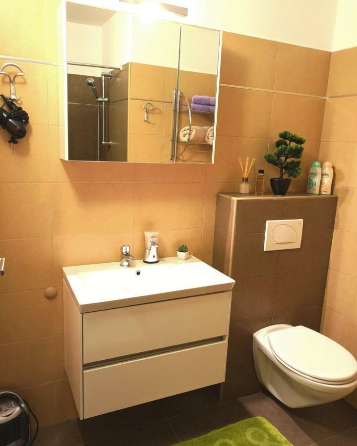 Apartment Hum-The Smallest Town In The World Екстер'єр фото